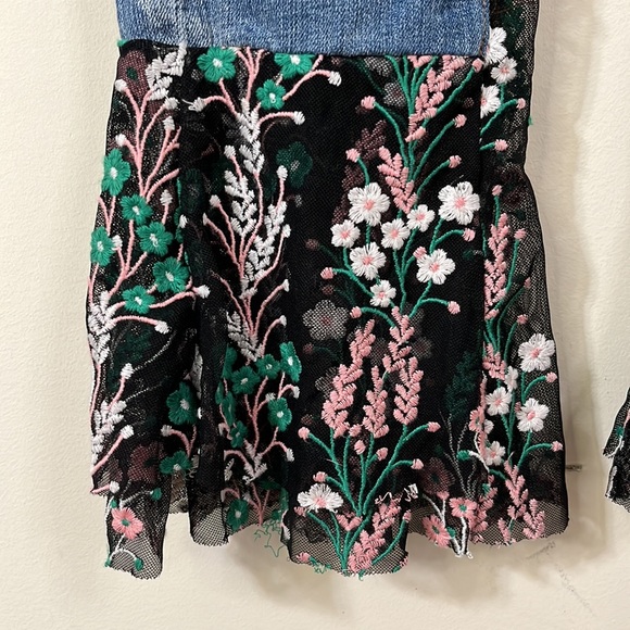 Pilcro and the Letterpress Flare Flounce Floral Hem Bell Bottom Jeans Size 27 - Picture 5 of 10